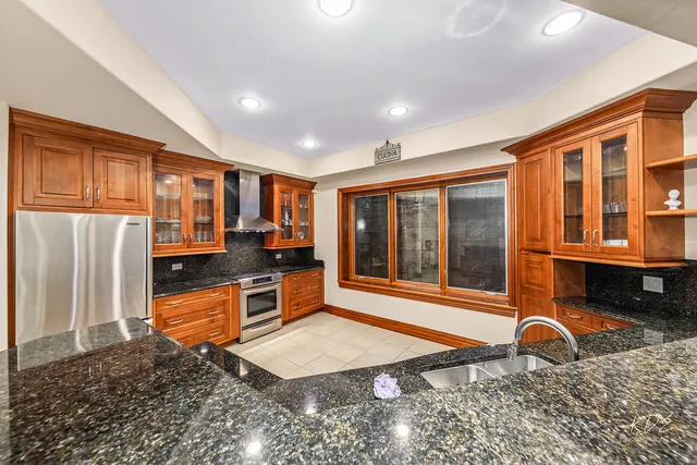 $1,775,000 | 904 South Edgewood Lane, Mount Prospect, IL 60056