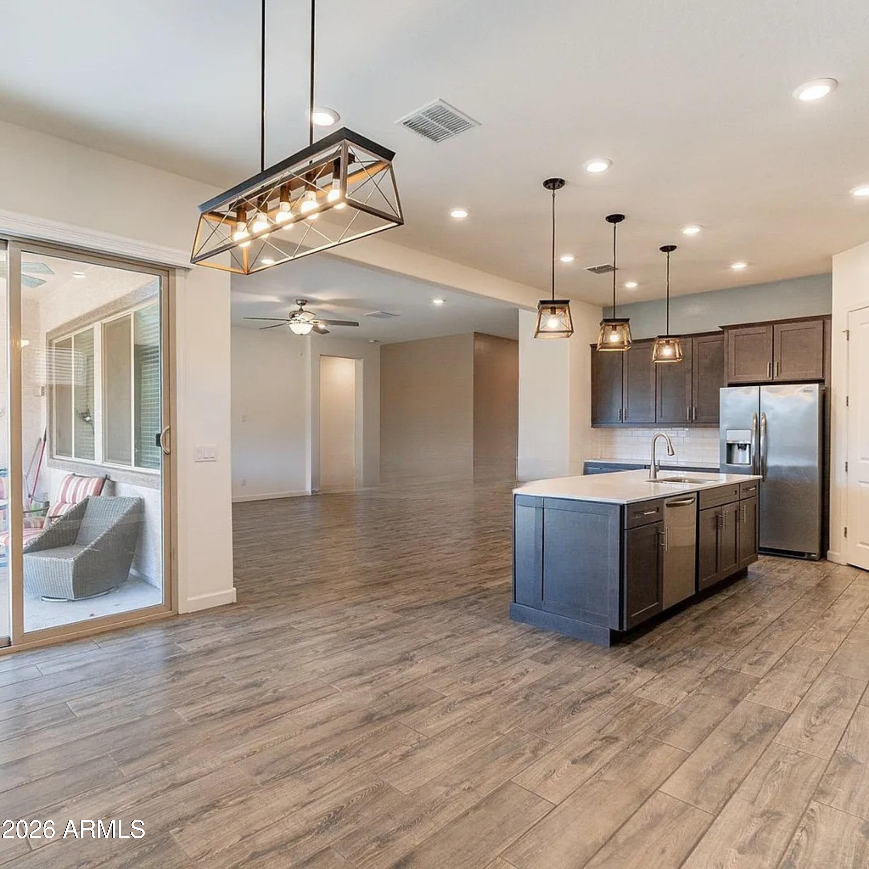 2811 West Pollack Street Phoenix, AZ 85041 - Photo 13 of 27 14