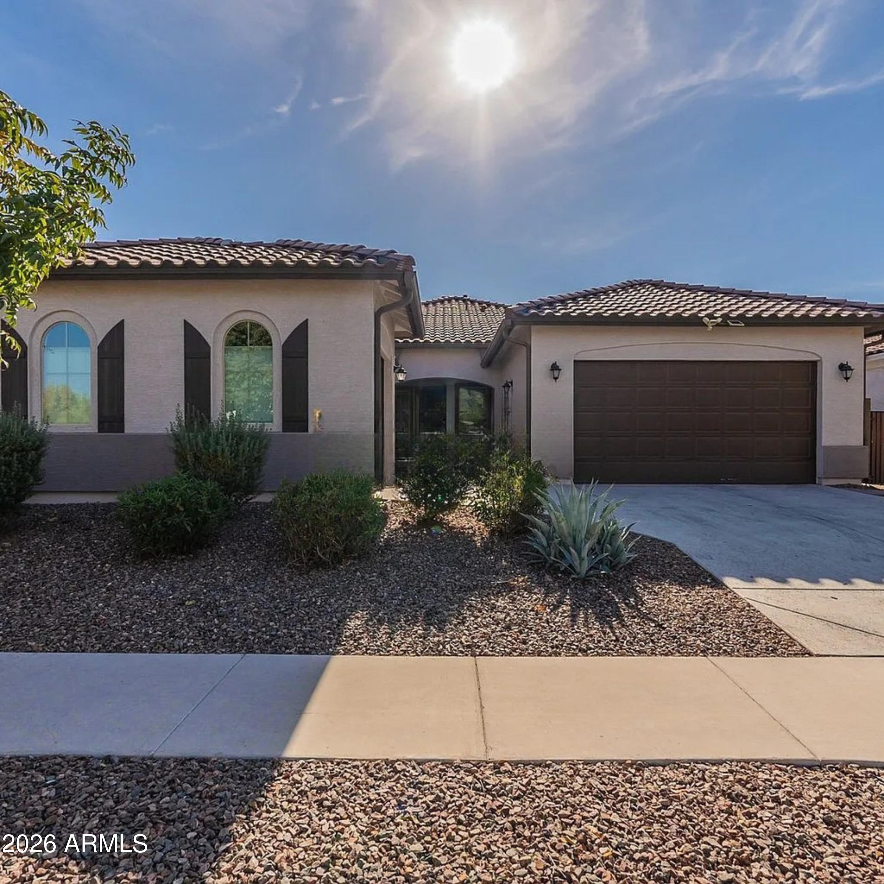 2811 West Pollack Street Phoenix, AZ 85041 - Photo 2 of 27 3