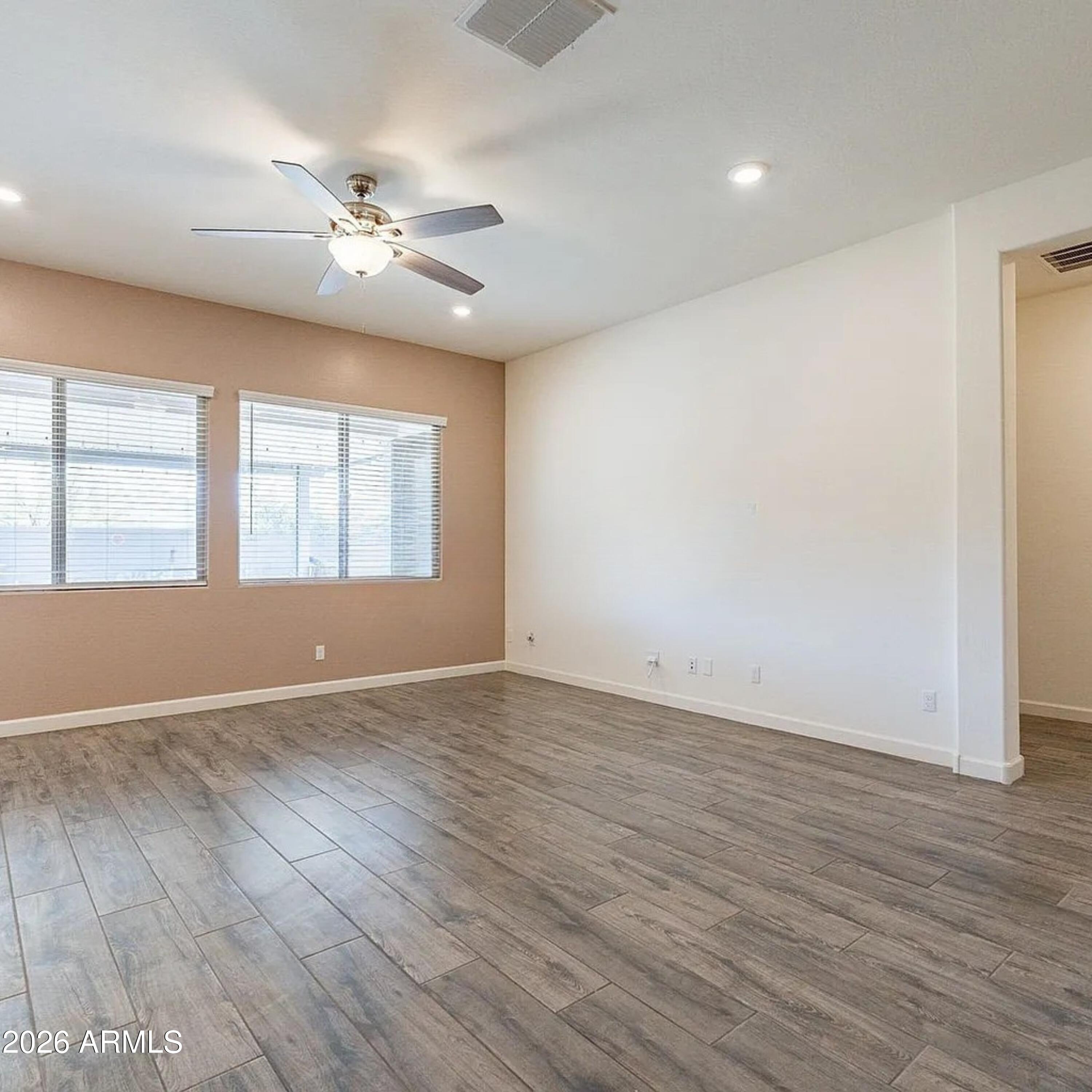 2811 West Pollack Street Phoenix, AZ 85041 - Photo 6 of 27 7