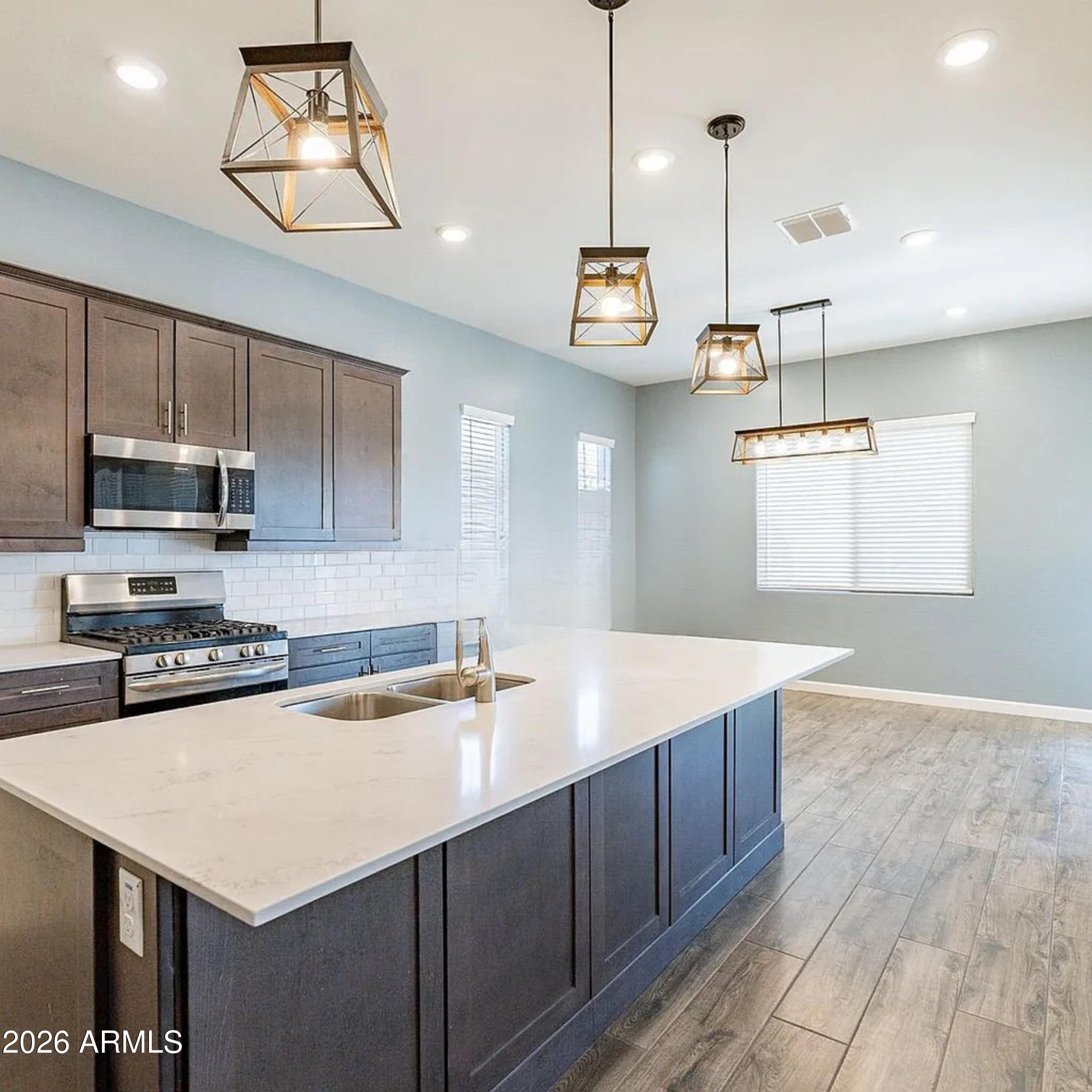 2811 West Pollack Street Phoenix, AZ 85041 - Photo 10 of 27 11