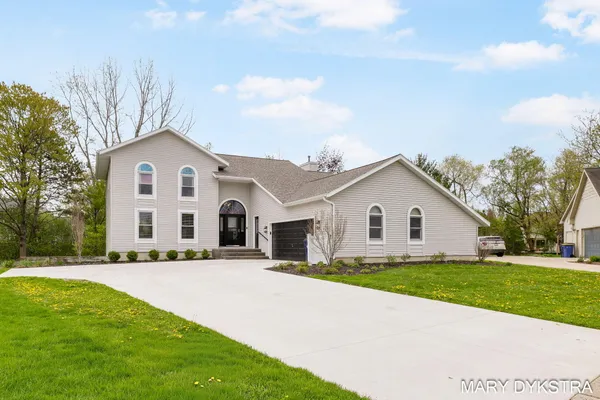 $729,900 | 2848 Belleglade Court Southeast, Grand Rapids, MI 49546