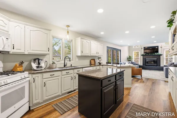 $729,900 | 2848 Belleglade Court Southeast, Grand Rapids, MI 49546