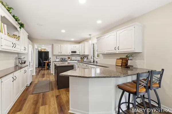 $729,900 | 2848 Belleglade Court Southeast, Grand Rapids, MI 49546