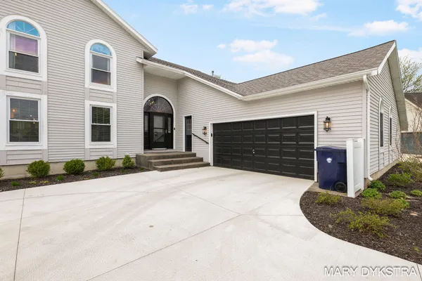 $729,900 | 2848 Belleglade Court Southeast, Grand Rapids, MI 49546