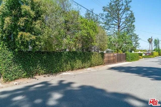 $7,895 | 5501 Cantaloupe Avenue, Sherman Oaks, CA 91401