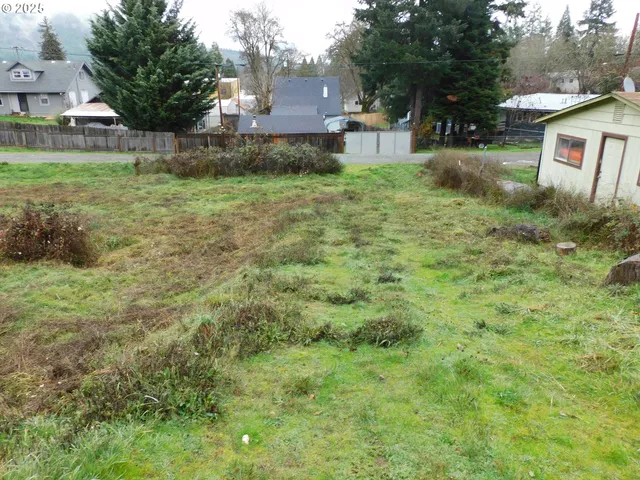 $37,000 | 361 Montgomery Avenue, Glendale, OR 97442