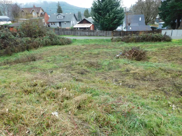 $37,000 | 361 Montgomery Avenue, Glendale, OR 97442