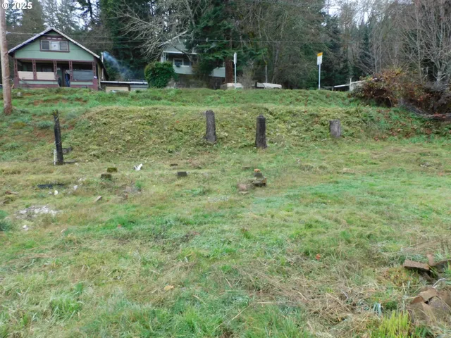 $37,000 | 361 Montgomery Avenue, Glendale, OR 97442