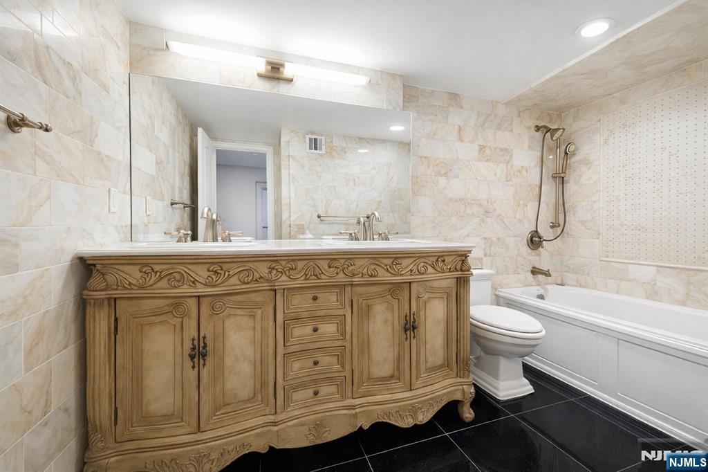 1203 River Road, Unit 19K Edgewater, NJ 07020 - Photo 12 of 20