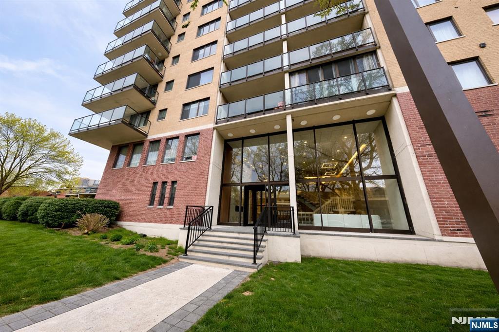 1203 River Road, Unit 19K Edgewater, NJ 07020 - Photo 2 of 20