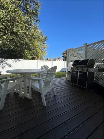 $3,250 | 62 Memorial Boulevard, Newport, RI 02840