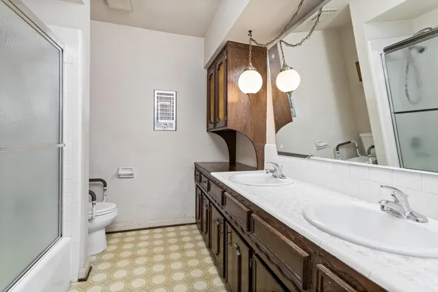 a view of an empty room with window