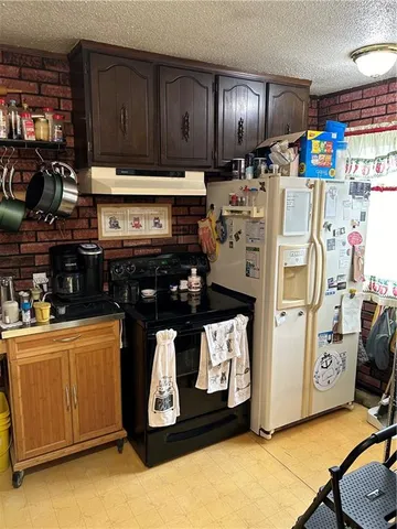 $199,500 | 1300 Cherokee Street, Leavenworth, KS 66048