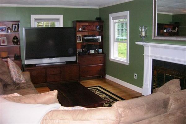 28 Parker Road Needham, MA 02494 - Photo 2 of 20