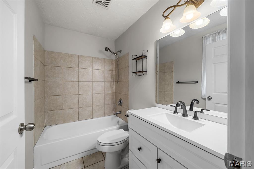 25111 Schuetzenground Road Warrenton, MO 63383 - Photo 16 of 47