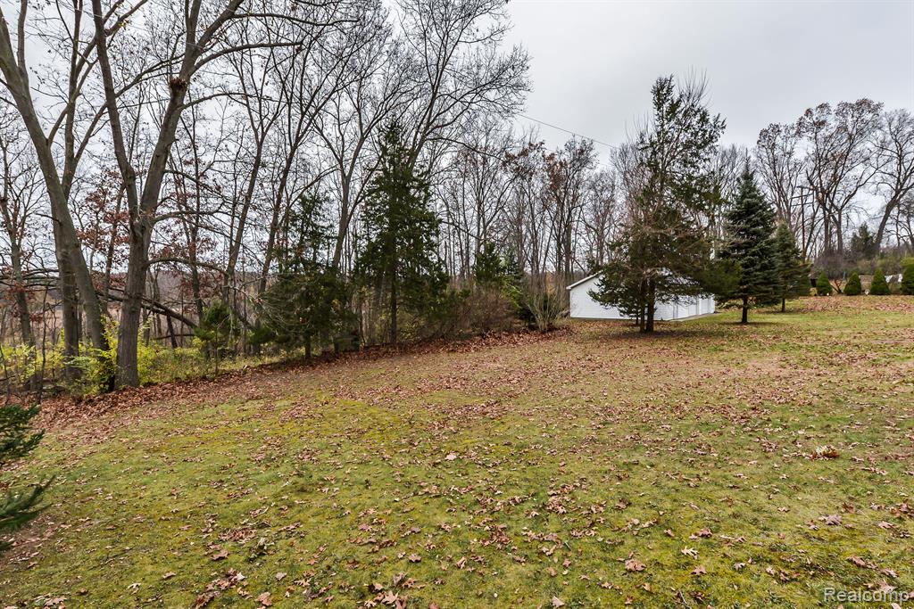 9777 Dexter-Pinckney Road Pinckney, MI 48169 - Photo 7 of 51