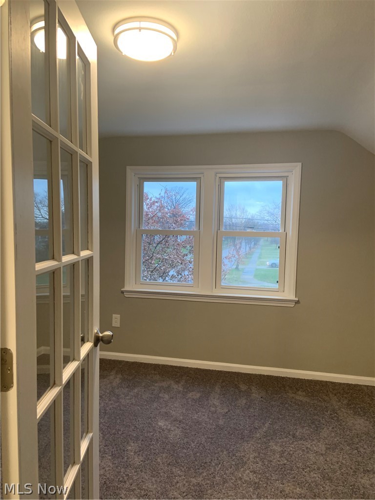 1927 Wrenford Road Cleveland, OH 44121 - Photo 22 of 32