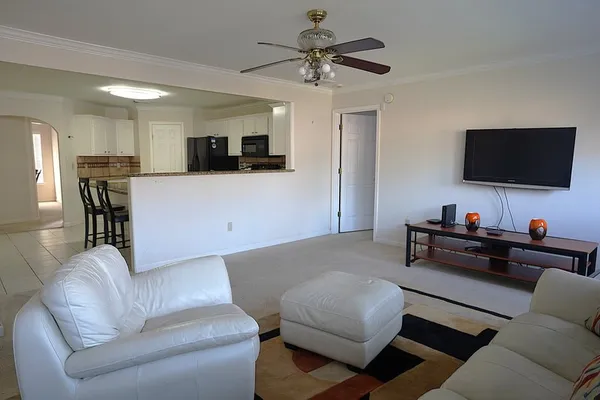 $2,250 | 3002 Carmel Street, Houston, TX 77091