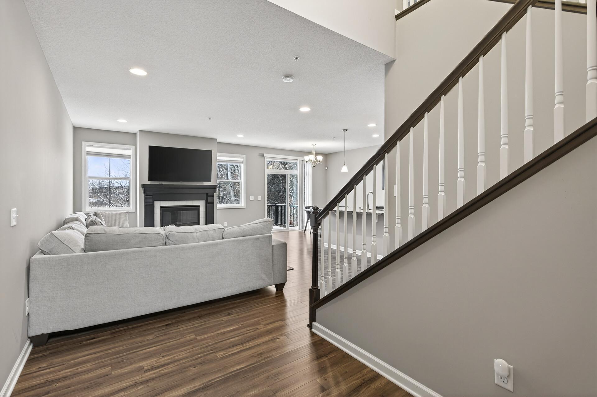 6947 Archer Trail Inver Grove Heights, MN 55077 - Photo 5 of 45