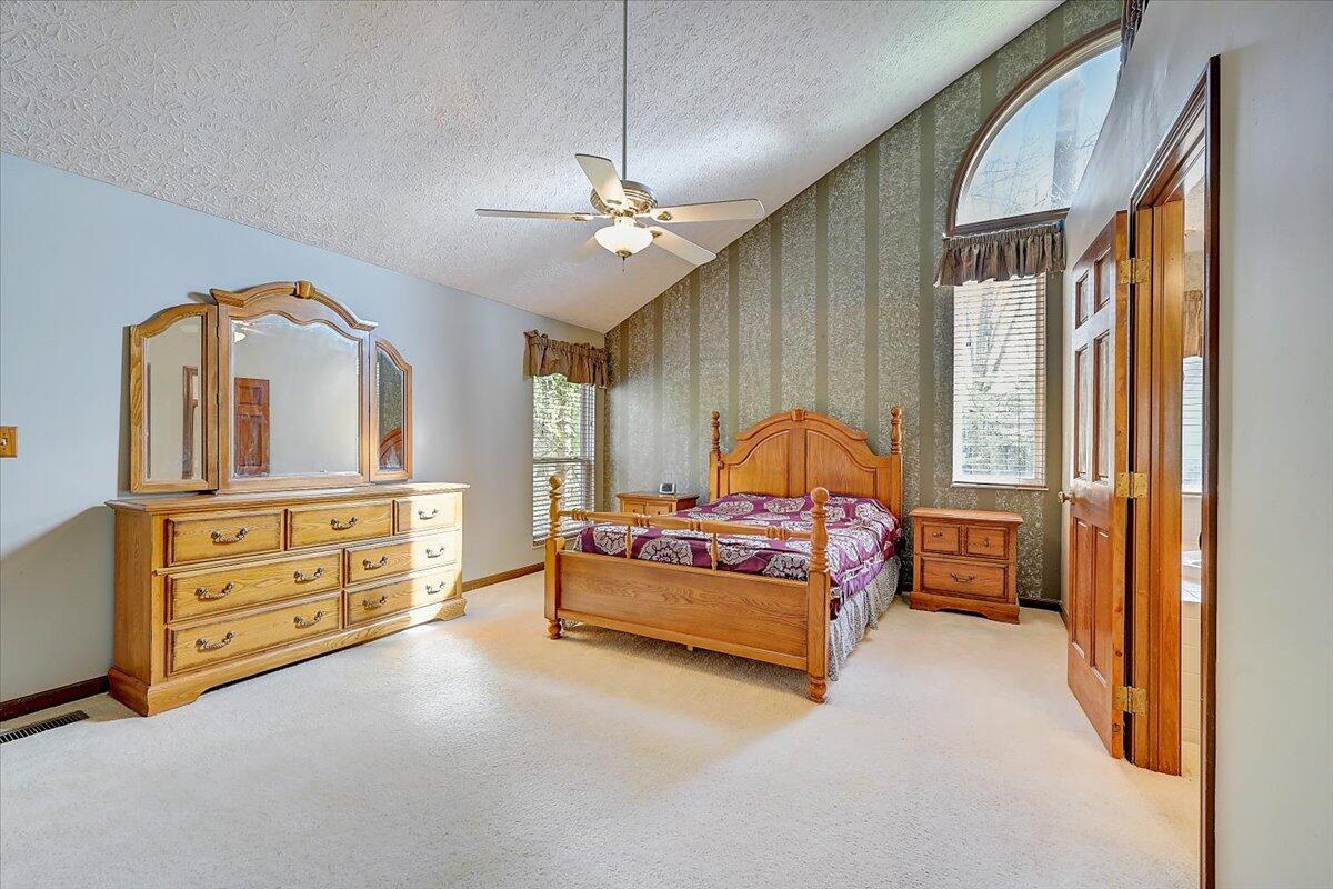 661 Ridenour Road Columbus, OH 43230 - Photo 23 of 83 21-Ridenour Rd-021