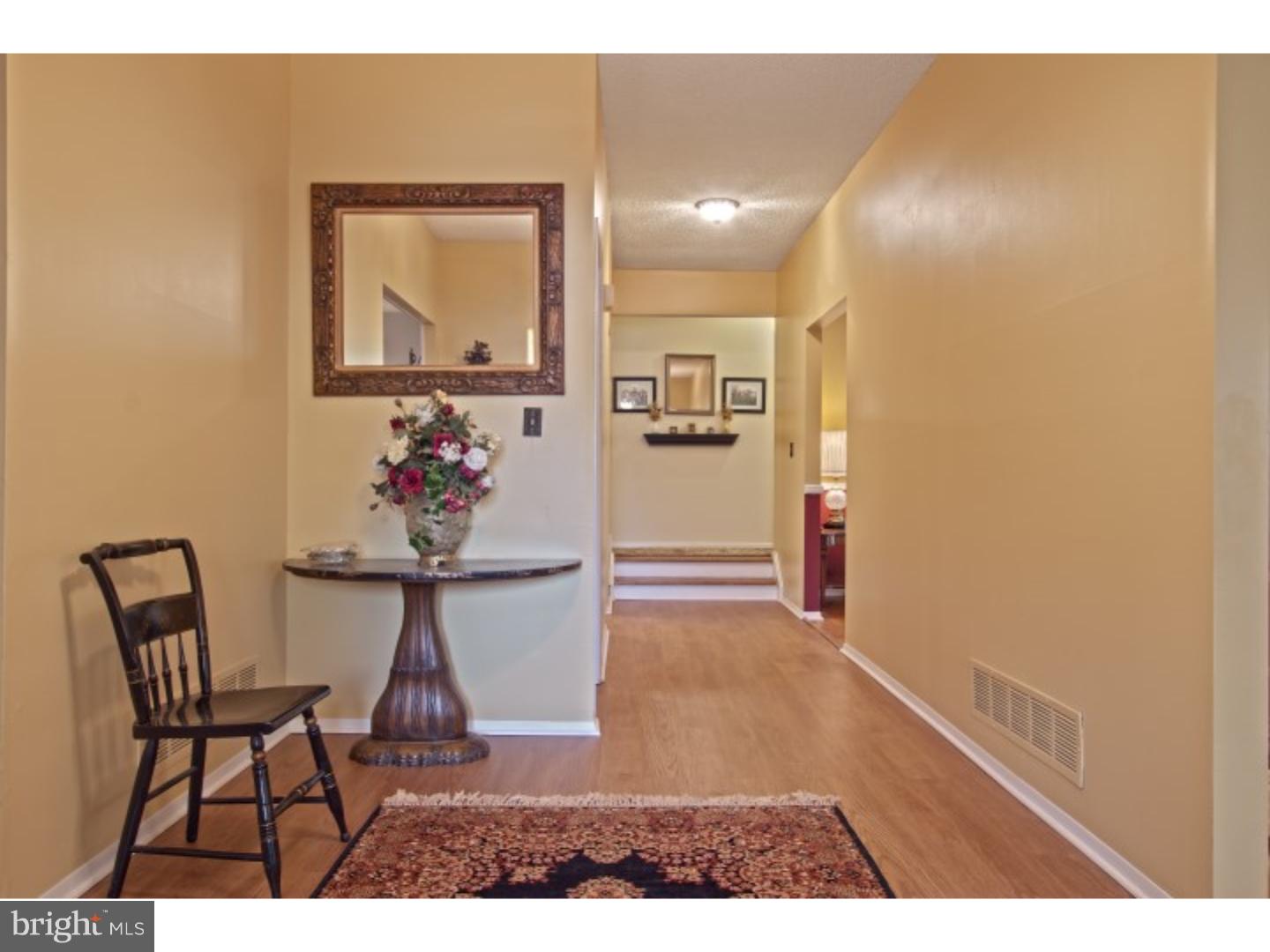253 Hickory Corner Road East Windsor, NJ 08520 - Photo 4 of 25 Gallery Image 4