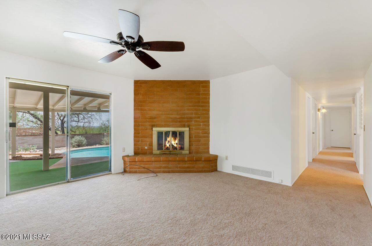 9450 East Ravine Trail Tucson, AZ 85749 - Photo 8 of 39 Gallery Image 8