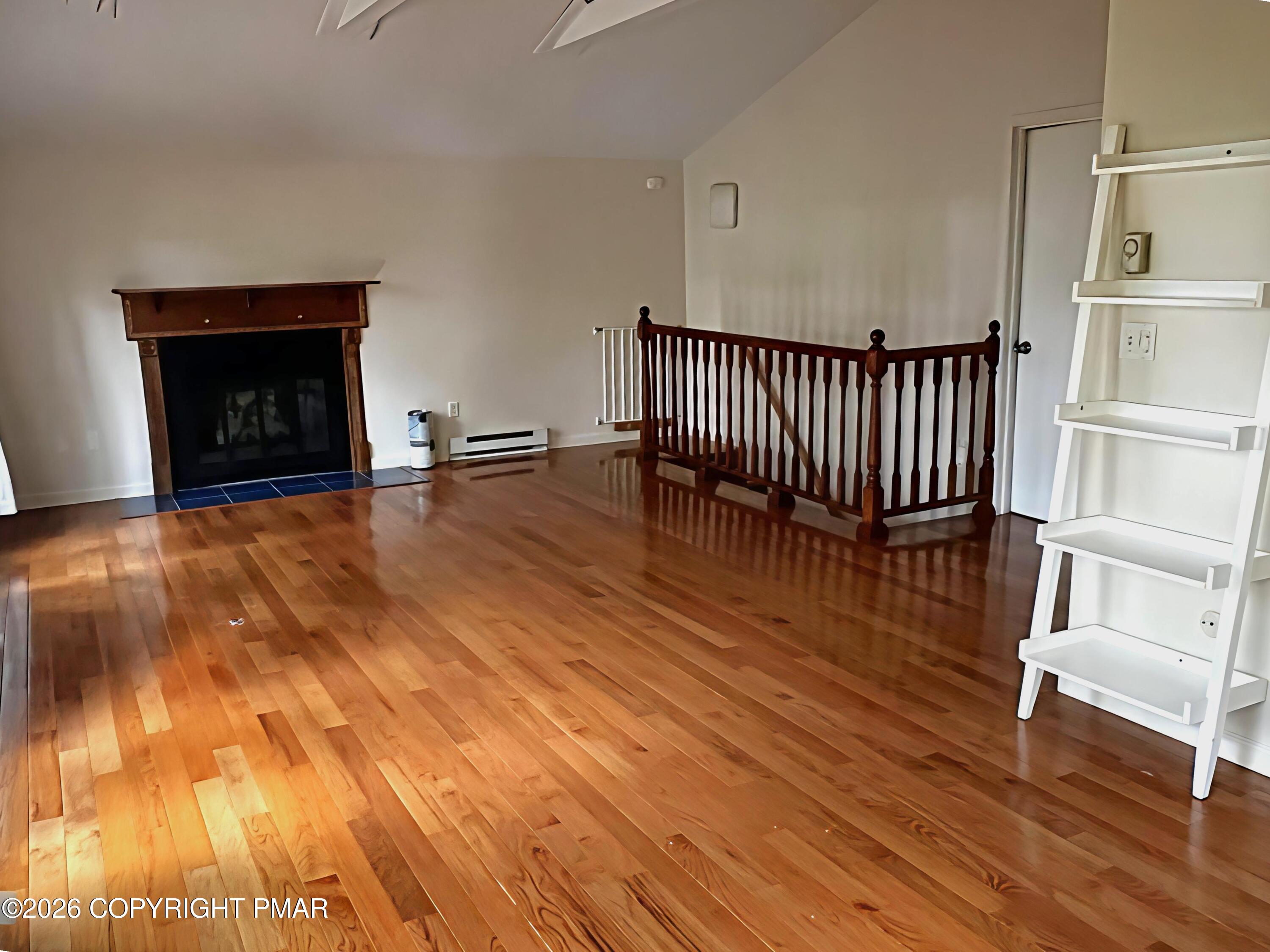 124 Saunders Drive Bushkill, PA 18324 - Photo 11 of 43 20250909143430014902000000-o