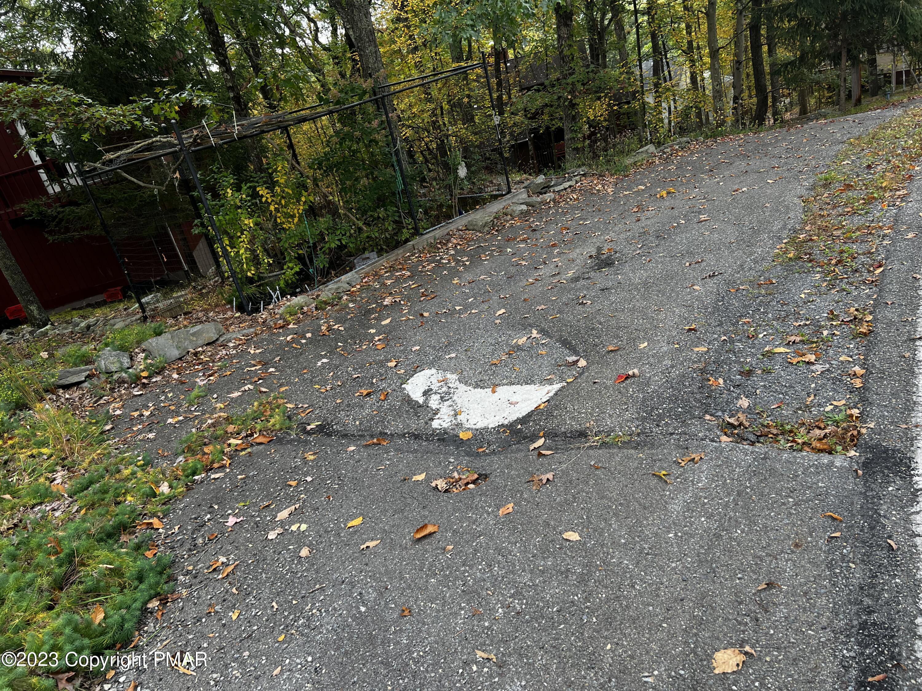 124 Saunders Drive Bushkill, PA 18324 - Photo 17 of 43 Photo Oct 06 2023, 10 54 17 AM