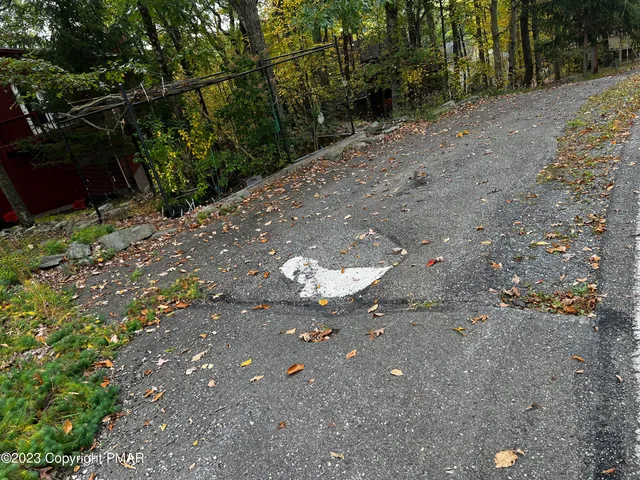 $1,900 | 124 Saunders Drive, Bushkill, PA 18324