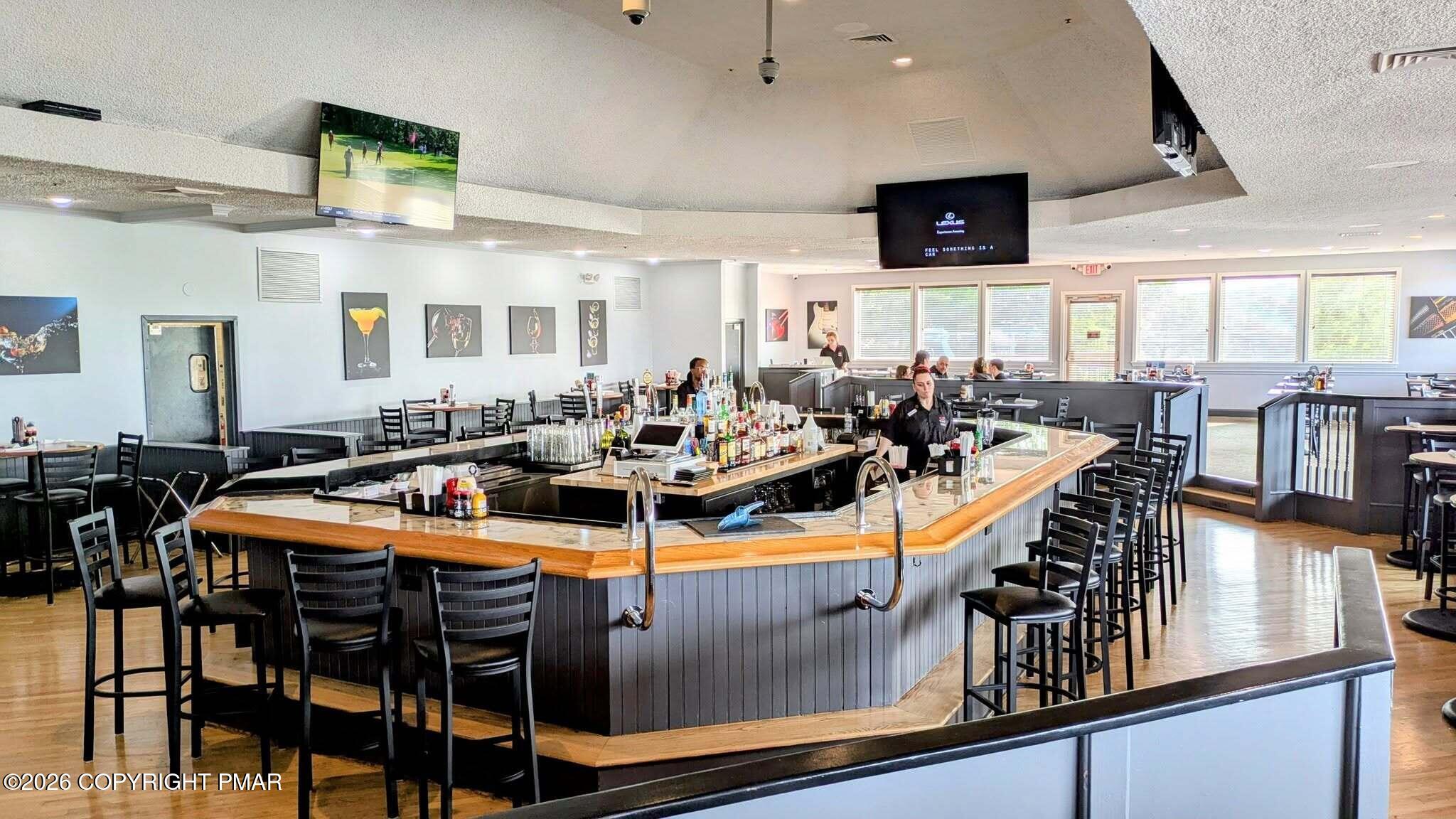 124 Saunders Drive Bushkill, PA 18324 - Photo 24 of 43 8 TOW Restaurant