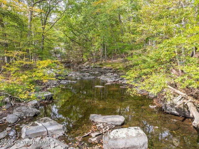 $1,700 | 124 Saunders Drive, Bushkill, PA 18324