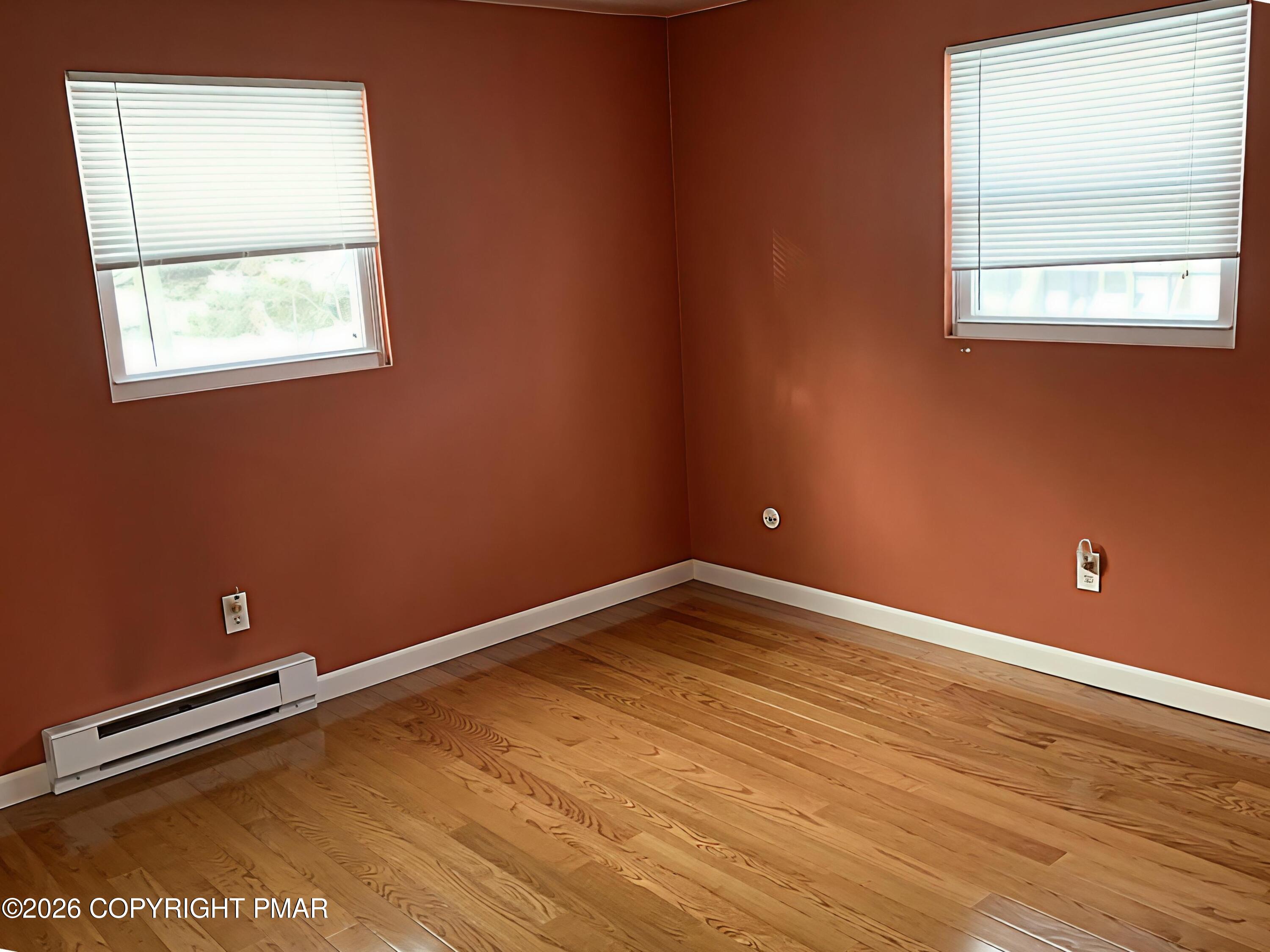 124 Saunders Drive Bushkill, PA 18324 - Photo 5 of 43 20250909143430343065000000-o