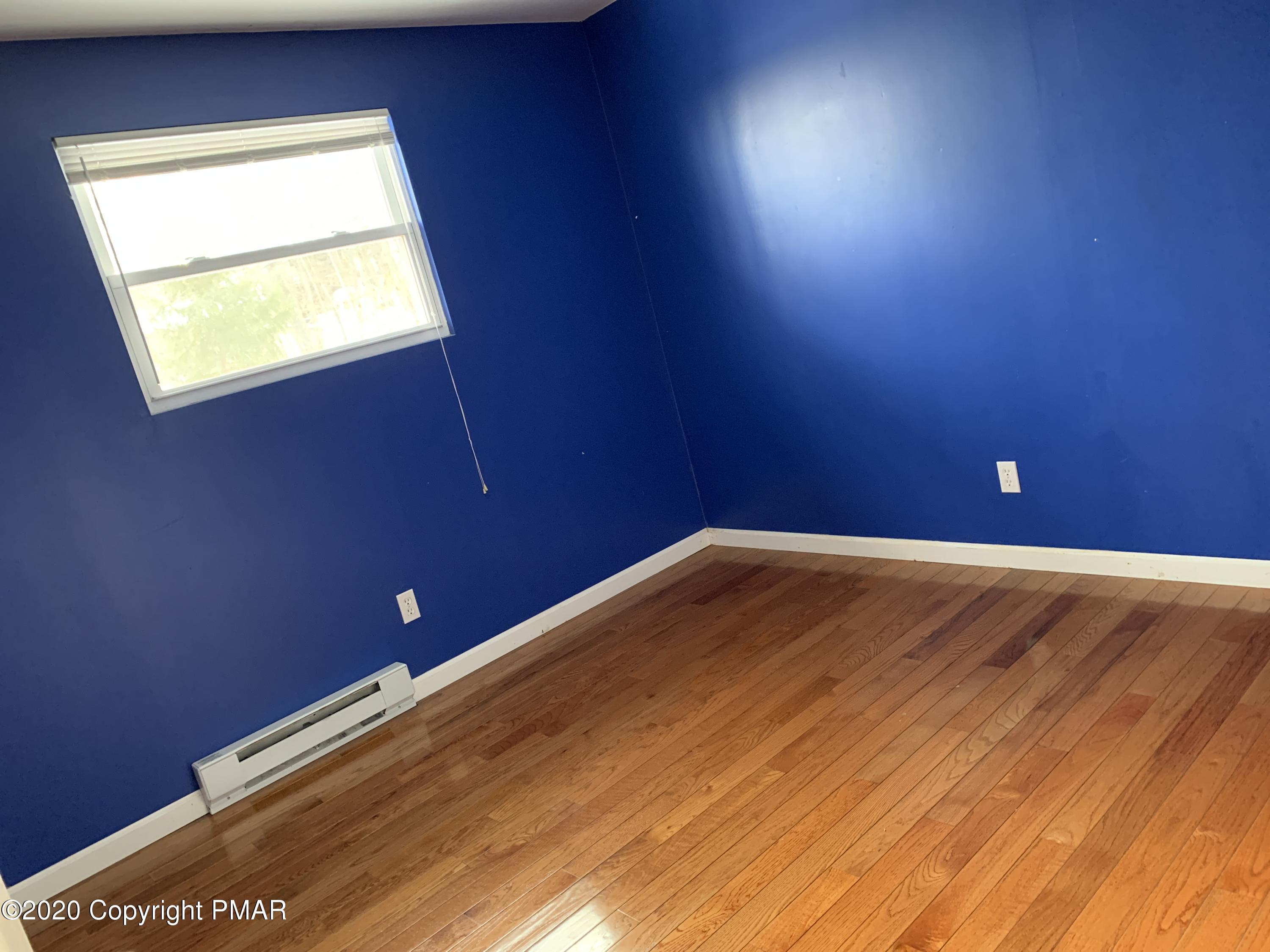 124 Saunders Drive Bushkill, PA 18324 - Photo 8 of 43 Photo Dec 23, 2 49 48 PM