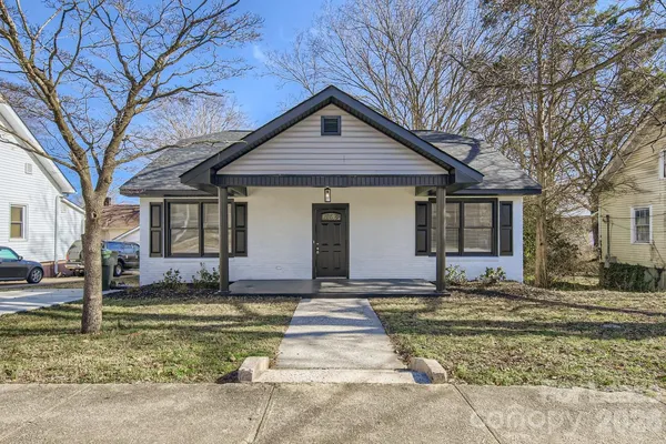 $1,699 | 106 South Dalton Street, Gastonia, NC 28052