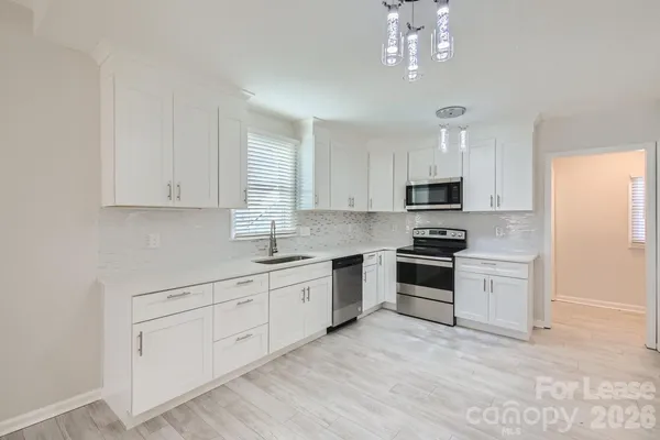 $1,699 | 106 South Dalton Street, Gastonia, NC 28052