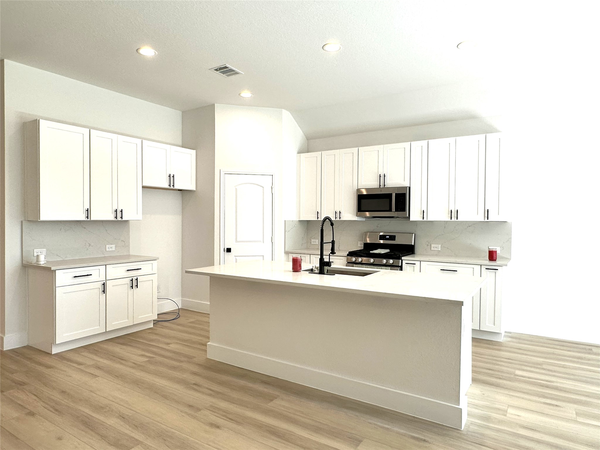 14380 Zion Gate Crossing Conroe, TX 77384 - Photo 7 of 24