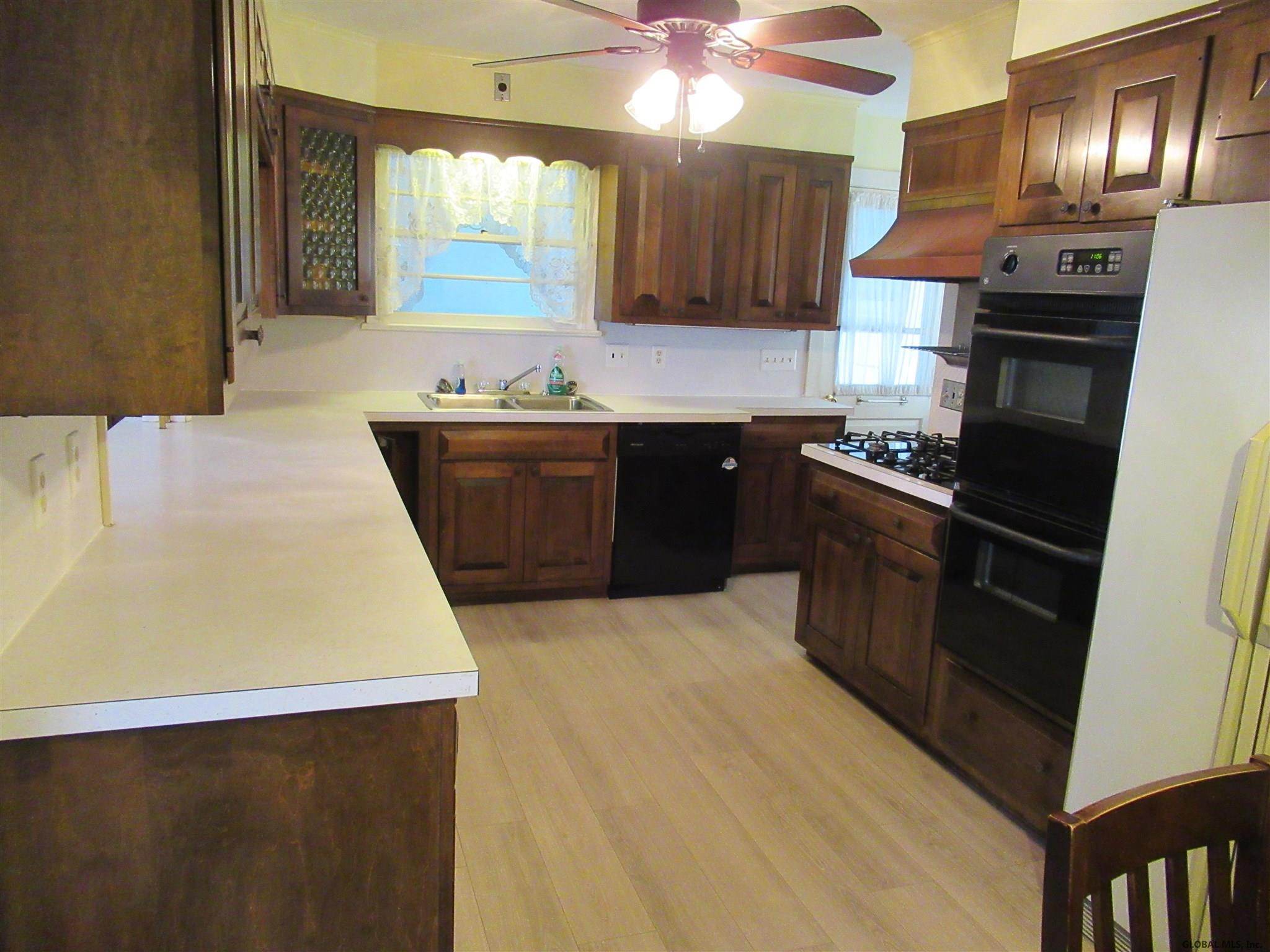10 Knickerbocker Road Scotia, NY 12302 - Photo 5 of 30 Photo 5