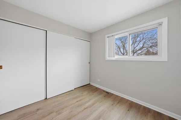 $2,395 | 238 Algonquin Court, Unit D, Bolingbrook, IL 60440