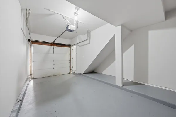 $2,395 | 238 Algonquin Court, Unit D, Bolingbrook, IL 60440