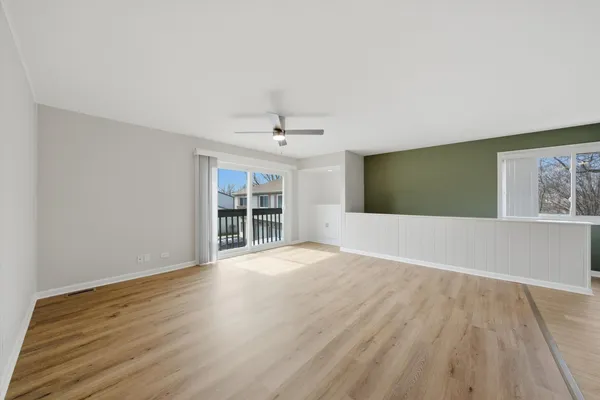 $2,395 | 238 Algonquin Court, Unit D, Bolingbrook, IL 60440