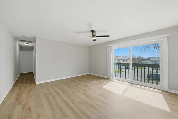 $2,395 | 238 Algonquin Court, Unit D, Bolingbrook, IL 60440