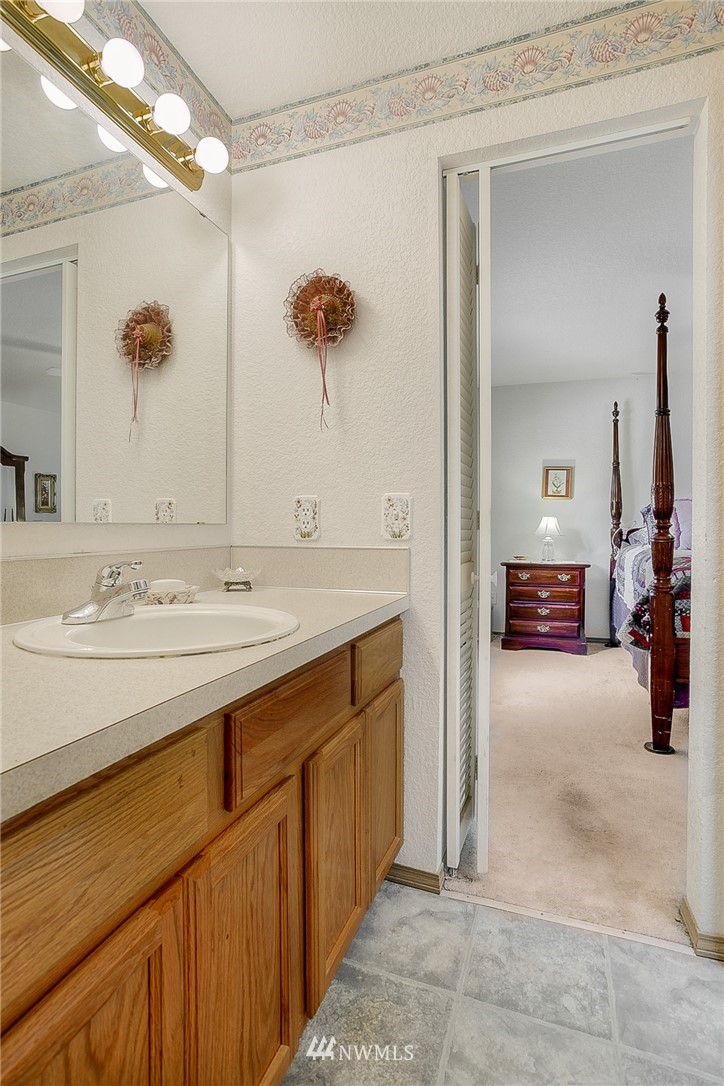 8932 Applegate Loop Southwest Rochester, WA 98579 - Photo 12 of 18