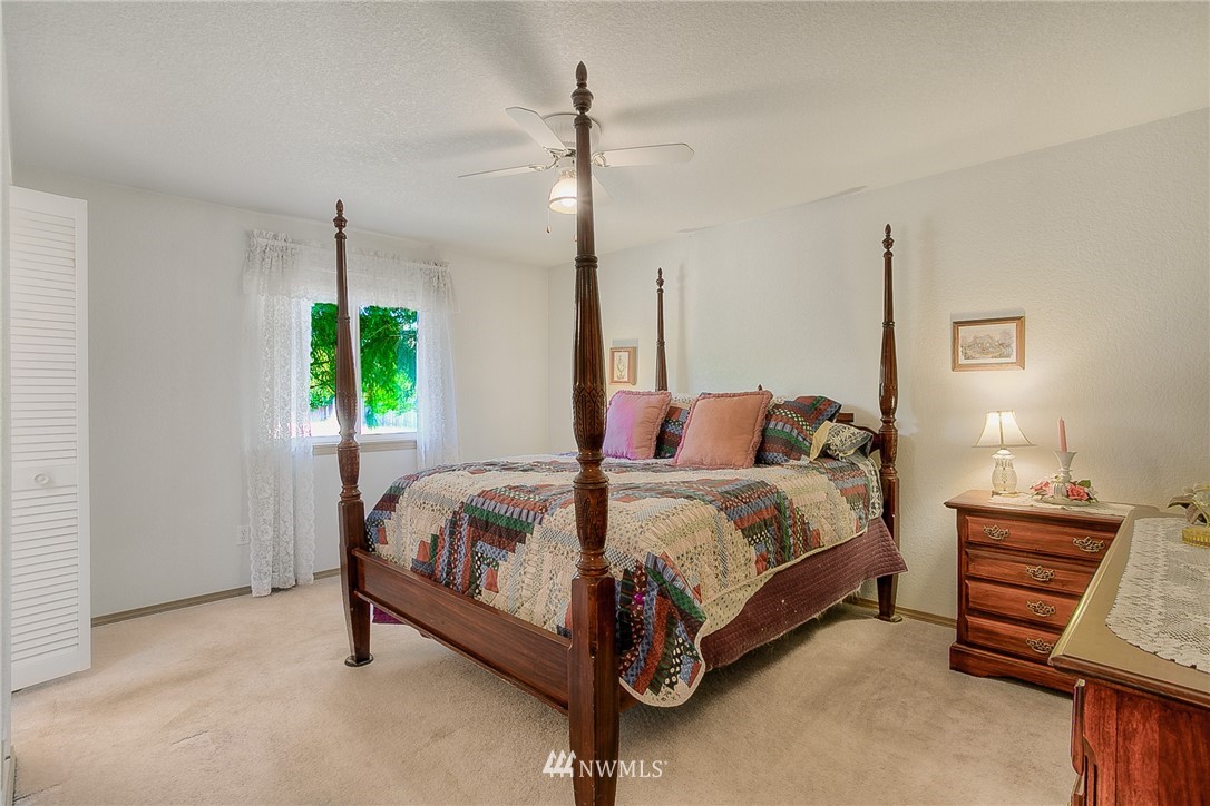 8932 Applegate Loop Southwest Rochester, WA 98579 - Photo 10 of 18
