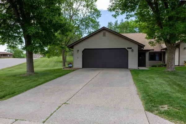$305,000 | 1782 Cobblestone Court, Red Wing, MN 55066