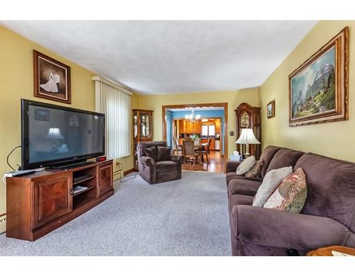 17 Vogel Street Boston, MA 02132 - Photo 4 of 21