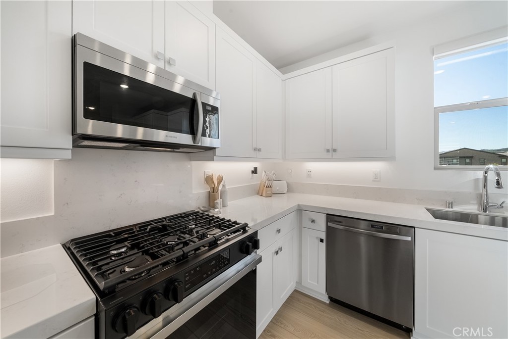 3221 Cove Street Rancho Mission Viejo, CA 92694 - Photo 3 of 25