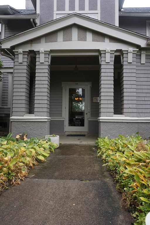 34 Monadnock Road Worcester, MA 01609 - Photo 3 of 30 Gallery Image 3