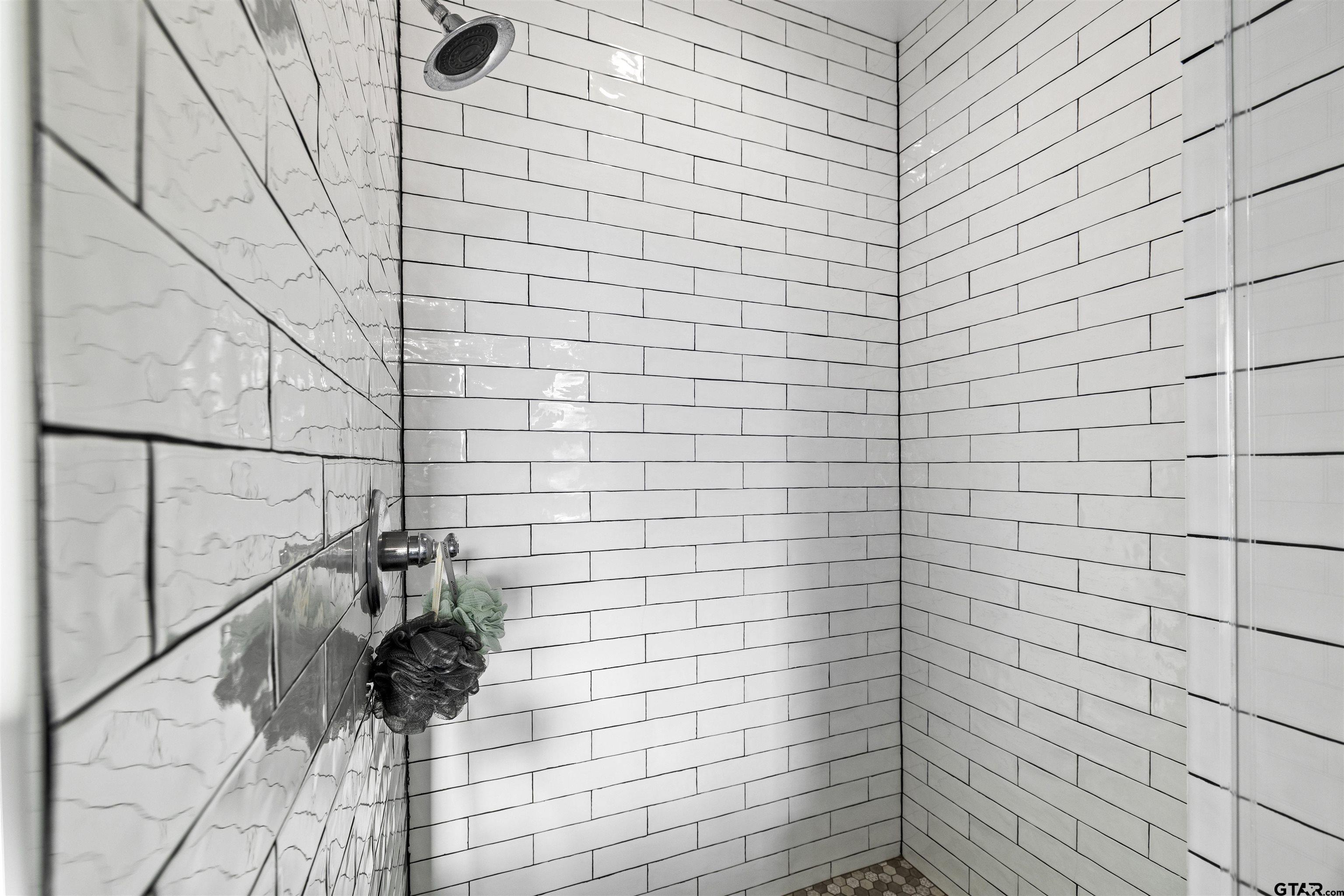 425 Coventry Street Bullard, TX 75757 - Photo 15 of 35 a bathroom with a shower