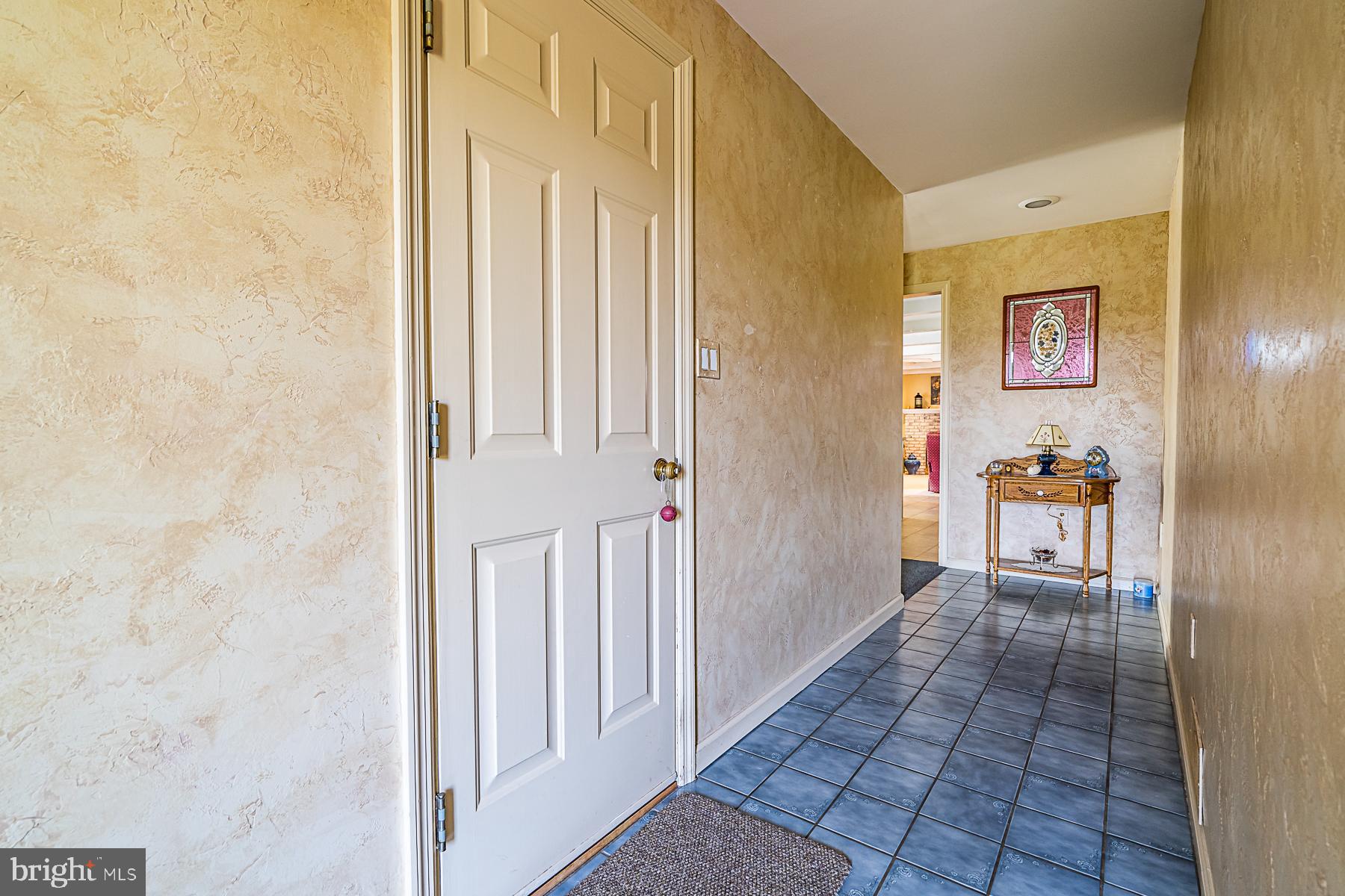 712 Godshall Road Telford, PA 18969 - Photo 22 of 53 Foyer to office